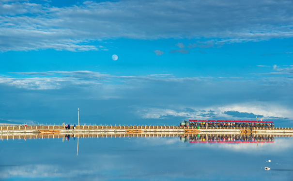 重庆到青海湖旅游_青海[茶卡盐湖+青海湖+德令哈]+甘肃[敦煌+莫高窟+张掖]8日游<纯玩甘肃+青海旅游大环线，重庆往返大交通可选飞机、动车！游翡翠湖+莫高窟+青海湖+茶卡盐湖+鸣沙山·月牙泉+门源等！>