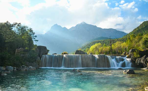 重庆到丽江旅游_昆明+大理+丽江3飞6日旅游[云南的响声]<云南旅游尊享假日，精选五星酒店，石林+西山+玉龙雪山+丽江大理古城+喜洲古镇+洱源西湖+世界恐龙谷>