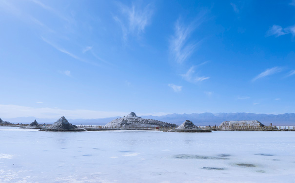 重庆出发国内旅游_青海湖+茶卡盐湖+塔尔寺去卧回飞四日旅游[重庆到青海旅游]<重庆到青海湖旅游线路，重庆成团，全程0自费，1晚青海湖畔住宿，赠送互助土族风情园，青海湖+茶卡盐湖！>