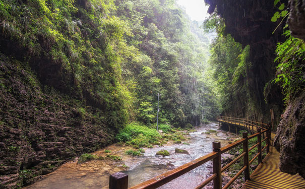 重庆到湖南旅游_张家界大峡谷(玻璃廊桥)+凤凰古城汽车四日游<湖南旅游特价线路，张家界旅游大峡谷、玻璃廊桥、凤凰古城汽车线>