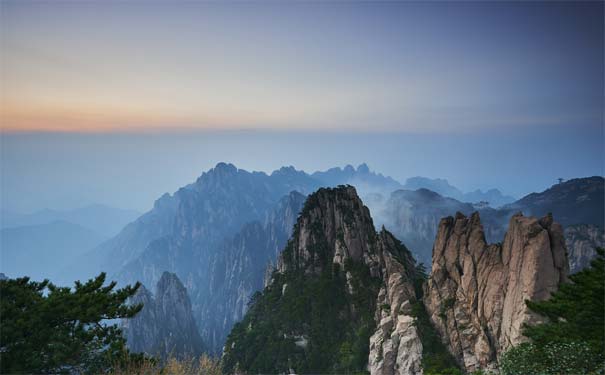 重庆到西递宏村旅游_[摄影避暑]黄山+石潭村+坡山村+宏村5日游[自由行定制+动车/飞机]<黄山旅游<摄影·避暑·徒步主题>自由行定制，清凉黄山+花海石潭+云雾坡山+画里宏村，2人起发>