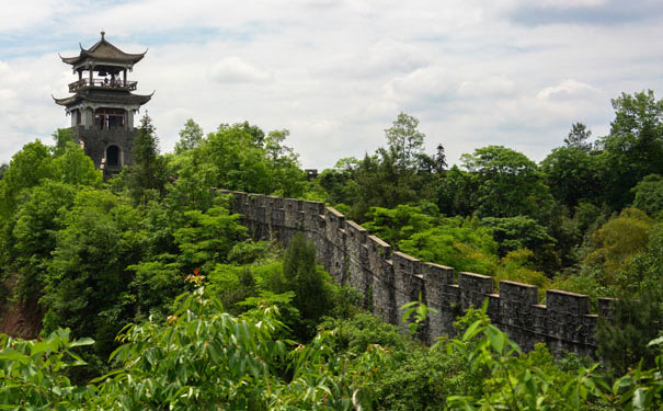 重庆出发主题旅游_湖北恩施土司城+石门河大峡谷+女儿城+硒港汽车三日旅游<重庆周边三日游线路，特价恩施旅游(百万补贴游恩施)，赏恩施硒港，游特色民族景点土司城+女儿城，游壮丽石门河大峡谷风光！>