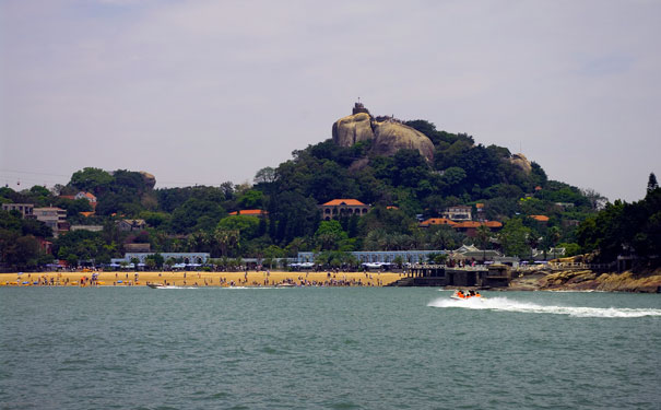 重庆到福建旅游_[纯玩]厦门鼓浪屿+集美+大嶝岛双飞五日旅游[重庆直飞]<厦门纯玩旅游线路，全程不进购物店，畅享文艺厦门海滨之旅！重庆往返交通方式可选动车或飞机！>