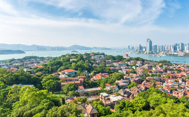 重庆到鼓浪屿旅游_厦门鼓浪屿+自选景点双飞纯玩5日旅游[景点4选1]<重庆出发到厦门纯玩旅游线路，第四天以下4个景点选1：土楼/大嶝岛/云水谣/滨海火山公园！>