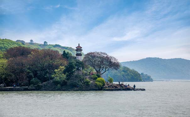 重庆到南京旅游_[南巡记]华东五市+鼋头渚+三大水乡双飞6日游[0自费]<华东旅游0自费，全程四星+五星酒店，四大夜景，三大水乡，一价全含！>