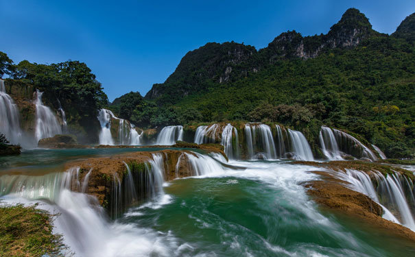 重庆出发纯玩旅游_广西桂林+德天瀑布+通灵大峡谷7日旅游[0自费0购物]<重庆到广西旅游线路，桂西南纯玩，游一江四湖/银子岩/兴坪渔村/遇龙双人漂/古东瀑布/明仕村/通灵峡谷/德天瀑布>