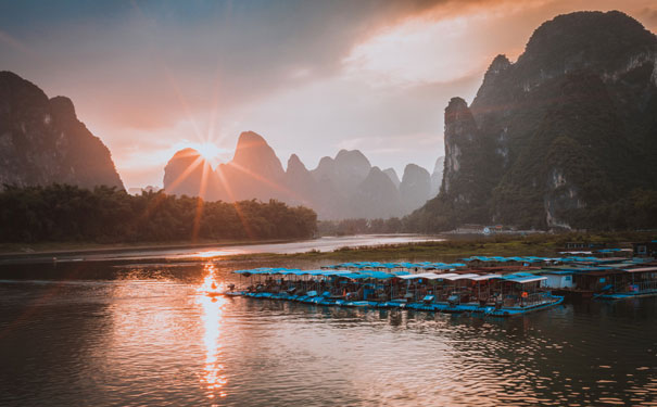 重庆出发国内旅游_[桂北旅游]广西桂林+阳朔+北海六日旅游团[漓江游船]<广西旅游，桂林+北海桂北线，全程0购物，含北海银滩+桂林兴坪漓江游船+阳朔遇龙河竹筏+象鼻山等！>