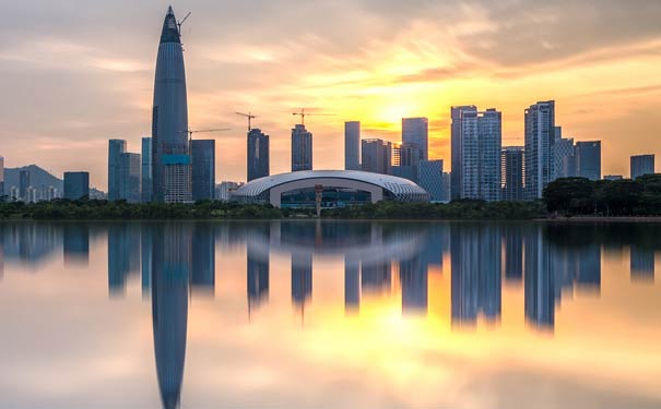 重庆到香港旅游_香港、澳门、深圳、广州、珠海、凤凰、韶山夕阳红专列9日游<关爱老人感恩父母相约港澳，庆香港回归20 周年大型主题游活动，全新玩法，专导服务品质有保障，从广东到港澳玩得尽兴。>