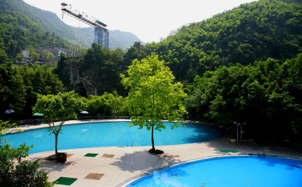 重庆出发温泉旅游_重庆周边统景温泉风景区一日游<温泉之都重庆温泉旅游，前往重庆统景温泉进行一日的温泉泡汤之旅吧！！>