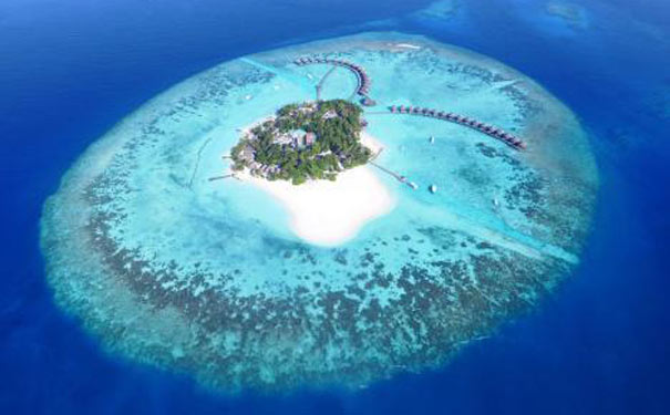 马尔代夫7日游[蓝色美人蕉岛]马尔代夫度假旅游，蓝色美人蕉岛，享受传说中的海岛度假生活！2晚沙滩别墅+2晚水上别墅！一价全含，快艇上岛！