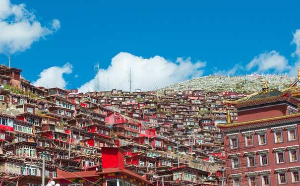 重庆出发国内旅游_[高端纯玩]佛国色达深度五日游[0购物]<色达旅游高端汽车线，深度纯玩，金牌导游+品质酒店+特色美食！赠矿泉水+雨衣+时令鲜果！全程品质服务！>