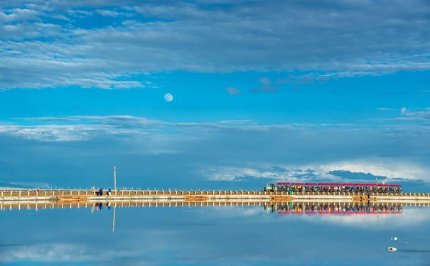 茶卡盐湖+青海湖+沙坡头+通湖草原双卧夏令营8日游[天空之城]