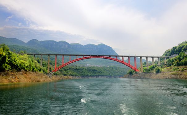 重庆到恩施旅游_(纯玩）恩施清江大峡谷 黄鹤桥峰林汽车品质二日游