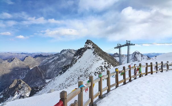 重庆出发国内旅游_川西黑水达古冰川+坪头羌寨汽车3日游