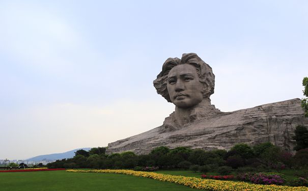 重庆到张家界旅游_长沙、韶山、张家界、黄龙洞或宝峰湖、红石林、凤凰古城单卧六日游