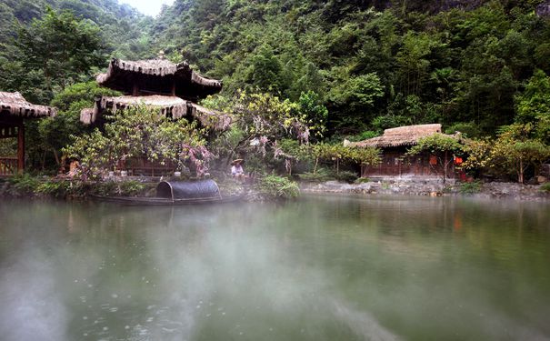 重庆酉阳桃花源+九黎城+龚滩古镇2日游