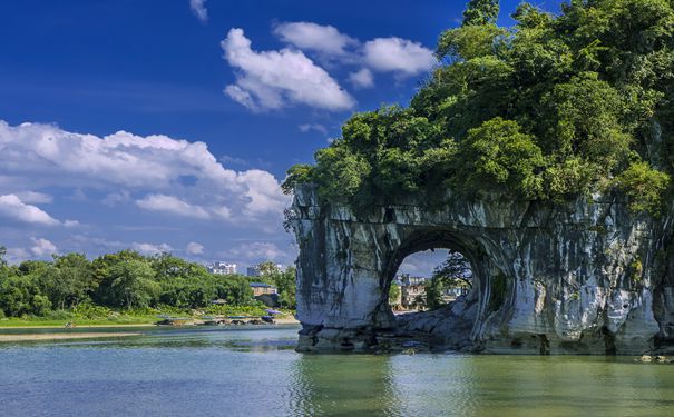 重庆到桂林阳朔北海双飞超值六日游