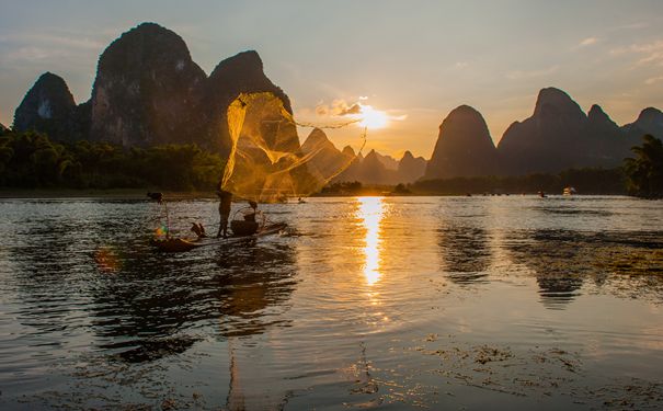 重庆到广西旅游_[桂林陆号]桂林+阳朔纯玩4/5日游[双动/双飞]<桂林+阳朔跟团游线路，全程0自费0购物！桂林+阳朔+古东瀑布+世外桃源+訾洲·象山！赠刘三姐大观园对歌体验>