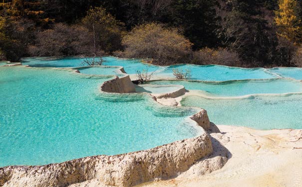 重庆到四川旅游_川西黄龙+松坪沟+映秀遗址双动双汽5日游<2019川西黄龙旅游动车线路，尽赏人间瑶池黄龙美景，川西小九寨叠溪松坪沟！特别赠送走进臧家家访晚、映秀地震遗址>