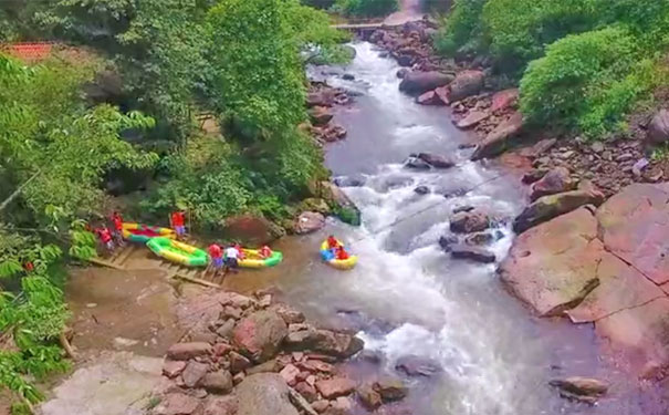 重庆到赤水旅游_贵州红石野谷漂流+白云山+白马溪二日游[重庆漂流二日游]<这个夏季漂流度假，白云山+白马溪+转石奇观+红石野谷漂流，含含红石野谷门票+漂流！>