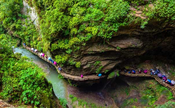 重庆到天生三桥旅游_[新品连线]武隆天生三桥+龙水峡地缝+万盛黑山谷+丛林菌谷二日游<外地人到重庆旅游经典连线，重庆周边经典连线旅游，武隆+万盛，游地心武隆，览万盛明星景区！不含武隆换乘车>