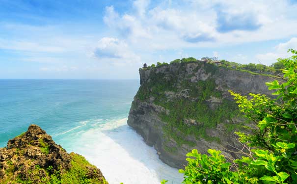 重庆出发到境外海岛旅游_高端巴厘岛7天旅游[双体帆船落日派对+纯玩0购物+2人成团]<印尼巴厘岛旅游高端线，升级4晚海边高端五星酒店+2晚法式五星酒店，双体风帆船落日之旅+五星INDIGO下午茶+水明漾时尚街+双岛出海>