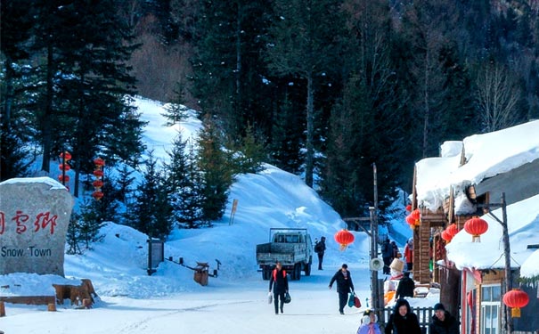 重庆出发国内旅游_哈尔滨+亚布力滑雪+雪乡+威虎寨双飞纯玩冰雪6日游[洲际+索菲特]