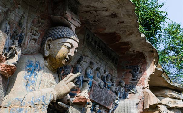 重庆周边旅游_[4~6人小包团]大足宝顶山石刻+荷花山庄小团纯玩一日游<大足石刻小包团旅游，4到6人纯玩小团，游宝顶山石刻+大足石刻博物馆+荷花山庄，含专业讲解，赠送午餐邮亭鲫鱼>