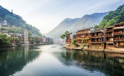 重庆出发国内旅游_湖南长沙岳麓山+韶山+常德桃花源+凤凰古城双卧4日游