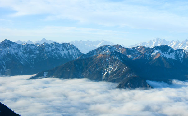 重庆到达瓦更扎旅游_重庆自驾达瓦更扎+四姑娘山三日旅游<重庆自驾旅游，三日自驾游览达瓦更扎+四姑娘山·双桥沟，优选住宿+藏式土火锅！>