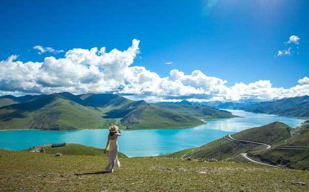 重庆到林芝旅游_[旅拍]西藏拉萨+羊卓雍措+林芝双飞六日旅游[0自费]<西藏旅游线路，全程0自费+供氧车出行，重庆出发飞机往返六日游，游览西藏拉萨+羊桌雍措+雅鲁藏布江大峡谷+林芝等！>