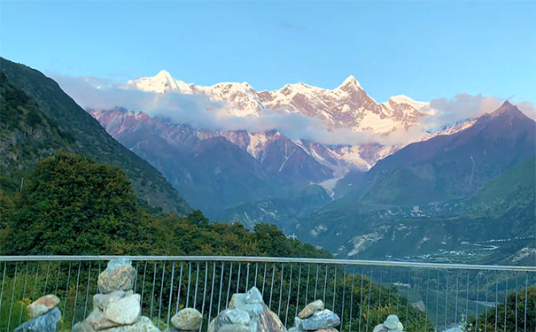 重庆到西藏旅游_[旅游专列]西藏拉萨+林芝+山南+青海湖13天旅游专列[环游西藏]<环游西藏13天旅游专列线路，游西藏山南+拉萨+林芝，含青海湖+布达拉宫+阿什贡峰丛+羊桌雍措+雅鲁藏布+昌珠寺+桃花沟等！>