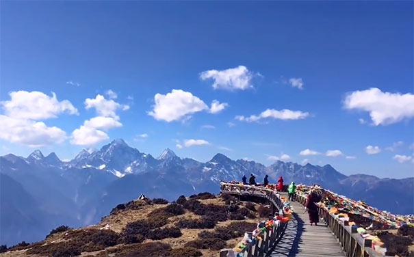 重庆出发自驾旅游_[摄影秘境]重庆自驾玛娜茶金+寸冬海子+邛海五日游<重庆自驾游，川西秘境自驾，游玛娜茶金观亚丁三神山+寸冬海子+邛海+木里大寺+陇撒牧场+蓝花楹等！>