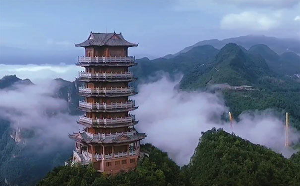 重庆到巫山旅游_[纯玩]重庆周边巫山+奉节+云阳三日旅游[神女溪+三峡之巅+云阳龙缸+巫峡]<重庆周边旅游，纯玩0购物0自费，渝东南巫山+云阳+奉节三日游，游览神女溪+巫峡+摩天岭+云阳龙缸+张飞庙+三峡之巅等！>