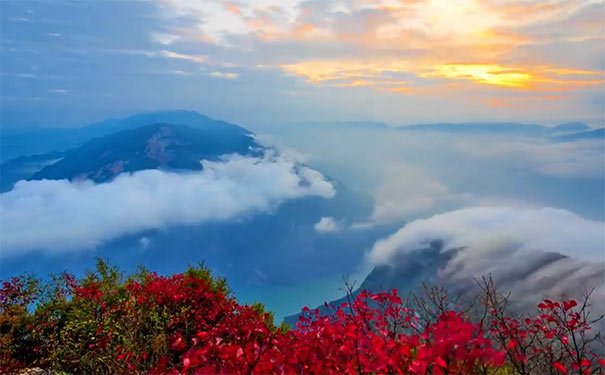 重庆到巫山旅游_[2022巫山红叶节]巫山小三峡+文峰观+奉节白帝城+三峡之巅三日游[纯玩]<2022巫山红叶节，纯玩三日游，船游巫山小三峡与小小三峡红叶+文峰观红叶+奉节三峡之巅+白帝城+长寿古镇！>