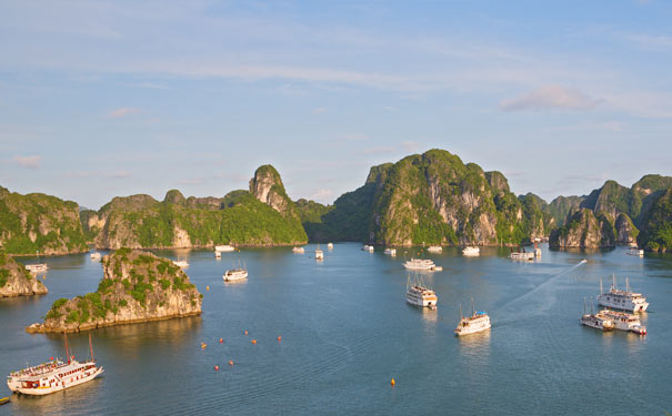 重庆出发品质旅游_[品质]越南下龙湾+河内+芒街+南宁双动六日旅游<品质越南旅游，重庆出发动车六日游，全程高品酒店，游越南下龙湾天堂岛与月亮湾等+河内+东兴等！>