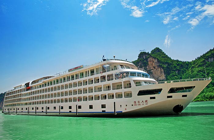 重庆出发主题旅游_[总统六号]重庆往返六日三峡旅游[环湖三峡游轮]<总统六号三峡游轮，重庆往返六日游，三峡环湖之旅，游瞿塘峡+巫峡+西陵峡+神农溪+三峡大坝+白帝城+石宝寨！>