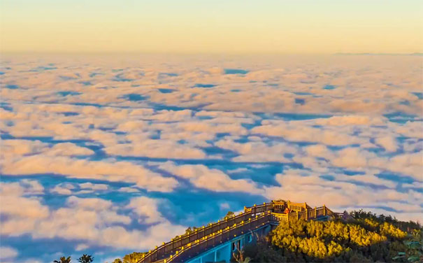 重庆到金佛山旅游_[一价全含]重庆南川金佛山避暑四日旅游<重庆南川金佛山旅游，金佛山避暑四日汽车线路，含3晚金佛山住宿+全程用餐+机麻+音响+往返大交通！>