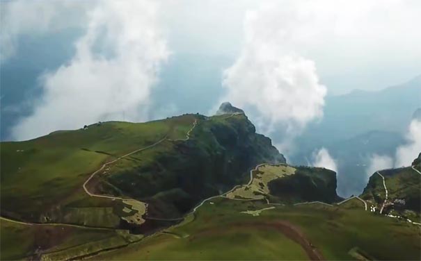 重庆出发纯玩旅游_[周末小团]重庆周边云南昭通大山包+豆沙关三日旅游<重庆周边周末旅游，游云南大山包+豆沙关古镇，商务车小包团，周五晚18:00出发，周末两天游览美景！>