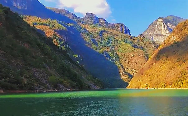 重庆到奉节旅游_[巫山红叶节]巫山+奉节三日旅游[白帝城+神女天路+神女溪+三峡之巅]<巫山红叶节三日旅游，纯玩0购物0自费，游巫山神女溪船游+神女天路+奉节白帝城+三峡之巅！>