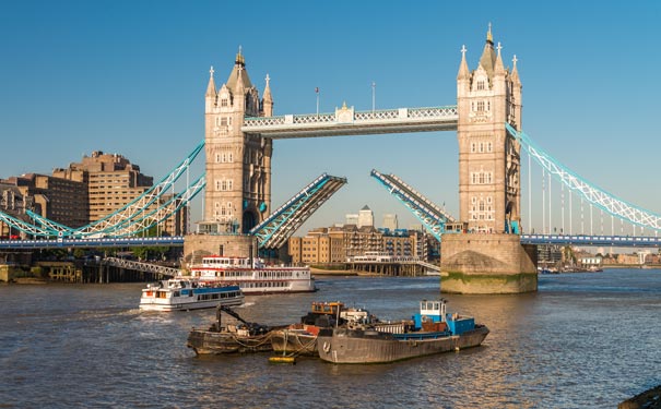 重庆到剑桥旅游_[春节]英国全景9天旅游[一价全含+伦敦+曼彻斯特+爱丁堡+约克+格拉斯哥]<英国旅游，重庆/成都直飞九日，一价全含，赠送随行WiFi，游伦敦+曼彻斯特+爱丁堡+约克+格拉斯哥！>