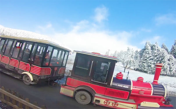 重庆周边二日游_[冰雪+温泉]武隆仙女山+南川温泉纯玩二日游[重庆二日游]<武隆仙女山二日游，上午10点集合，纯玩0购物0自费，升级商务舱大巴，耍雪泡温泉，感受冰火两重天！>