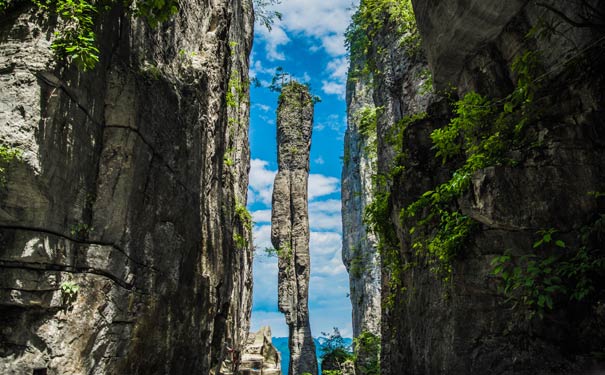 重庆到湖北旅游_[纯玩双动]重庆到恩施四/五日旅游[大峡谷+梭布垭+女儿城+土司城+大清江]<重庆到恩施旅游，动车往返五日+纯玩0购物0自费，游恩施大峡谷+大清江景区+梭布垭石林+土家女儿城+土司城！>